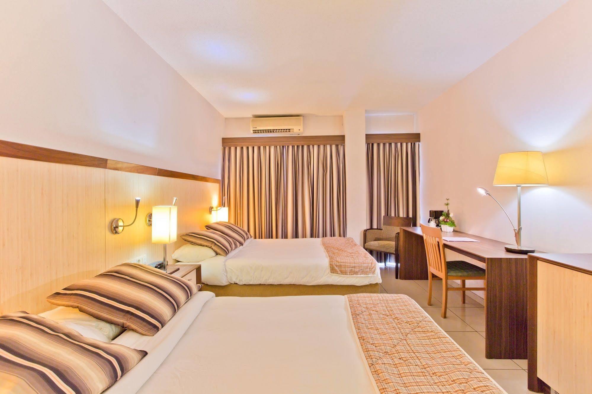 Queens Hotel Paramaribo Kültér fotó