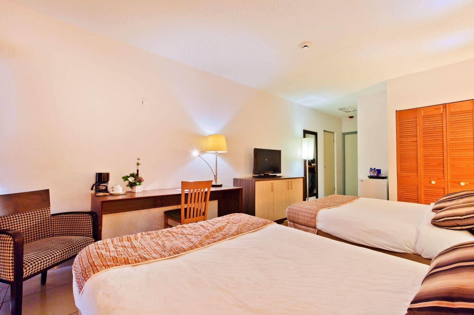 Queens Hotel Paramaribo Kültér fotó